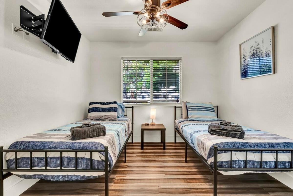 Magnolia Peaceful Vibes Cozy Near Hospital Villa Hanford Exterior photo